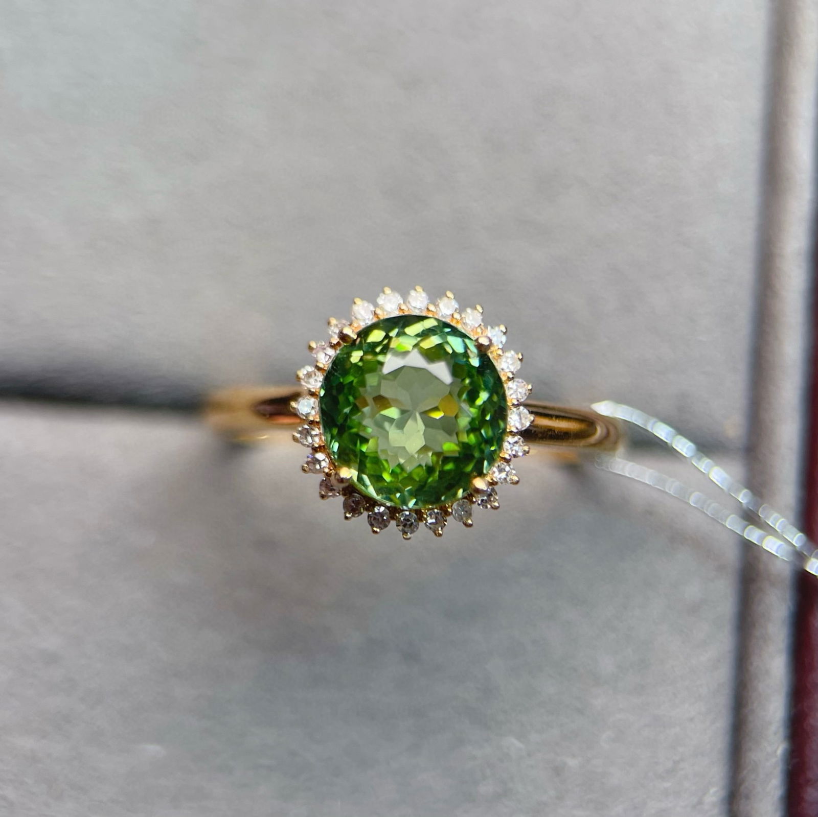 14k Gold 2.72 Ctw Natural Tourmaline & Diamond Ring: Ref:231074320 // gold content:14k gold // ring size:7. 25us // // main gemstone:tourmaline // shape:oval // carat weight:2. 6ct // color:green // treatment:natural // // adjacent gemstone 2 : diamond