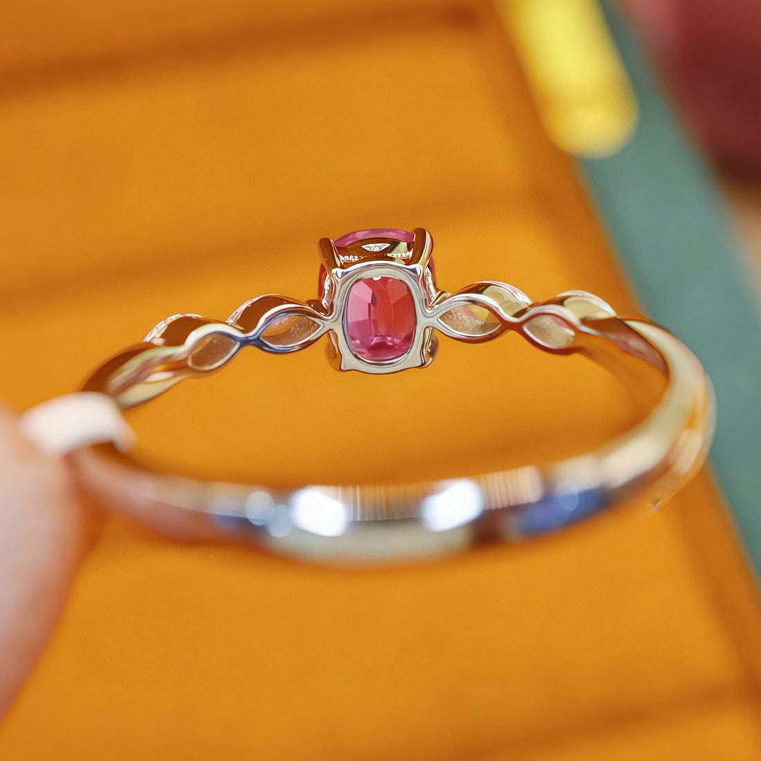 14k Gold 0.75 Ctw Natural Spinel & Diamond Ring - 4