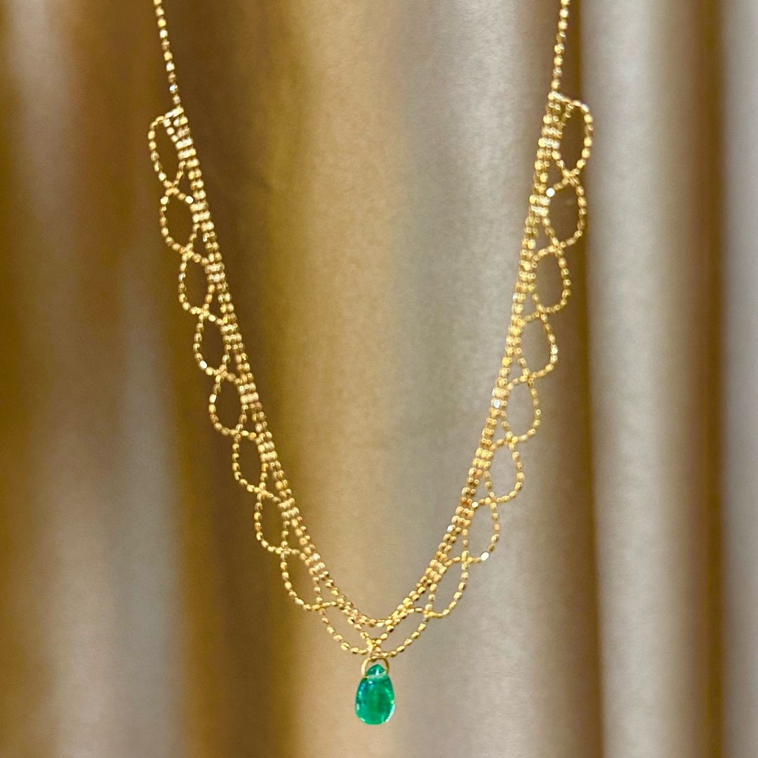14k Gold 3 Ct Natural Emerald Necklace: Ref:231075213 // gold content:14k gold // main gemstone:emerald // shape:pear // carat weight:3ct // color:green // treatment:natural // Condition: New Low Estimate: 4600.00 High Estimate: 6900.00