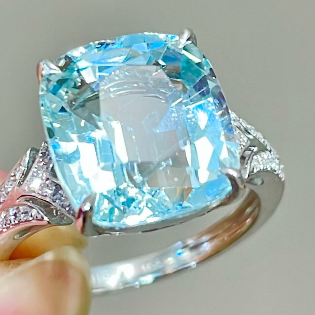 14k Gold 6.1 Ct Natural Aquamarine & Diamond Ring (1 of 6)