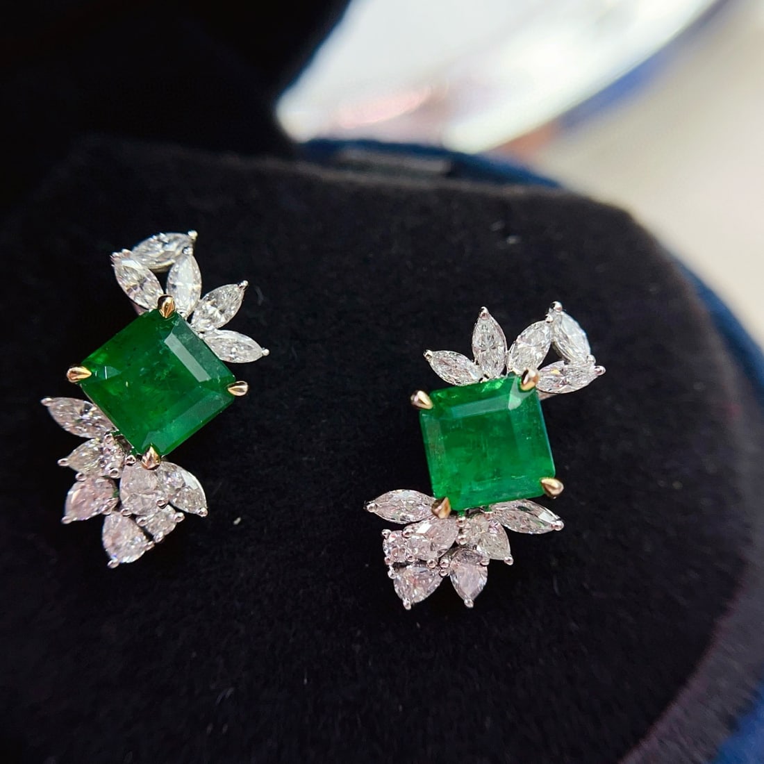 14k Gold 2.00 Ct Vivid Green Natural Emerald & Diamond Earrings (1 of 6)