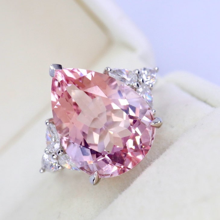 14k Gold 6.80 Ctw Natural Morganite & Diamond Ring: Ref:231076248 // gold content:14k gold // ring size:7. 25us // // main gemstone:morganite // shape:pear // carat weight:6. 20ct // color:pink // treatment:natural // // adjacent gemstone 2 : diamond /