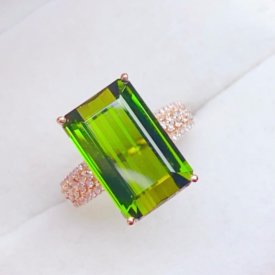 14k Gold 7.71 Ctw Natural Tourmaline & Diamond Ring: Ref:231076254 // gold content:14k gold // ring size:7. 25us // // main gemstone:tourmaline // shape:octagonal // carat weight:7. 5ct // color:green // treatment:natural // // adjacent gemstone 2 : dia