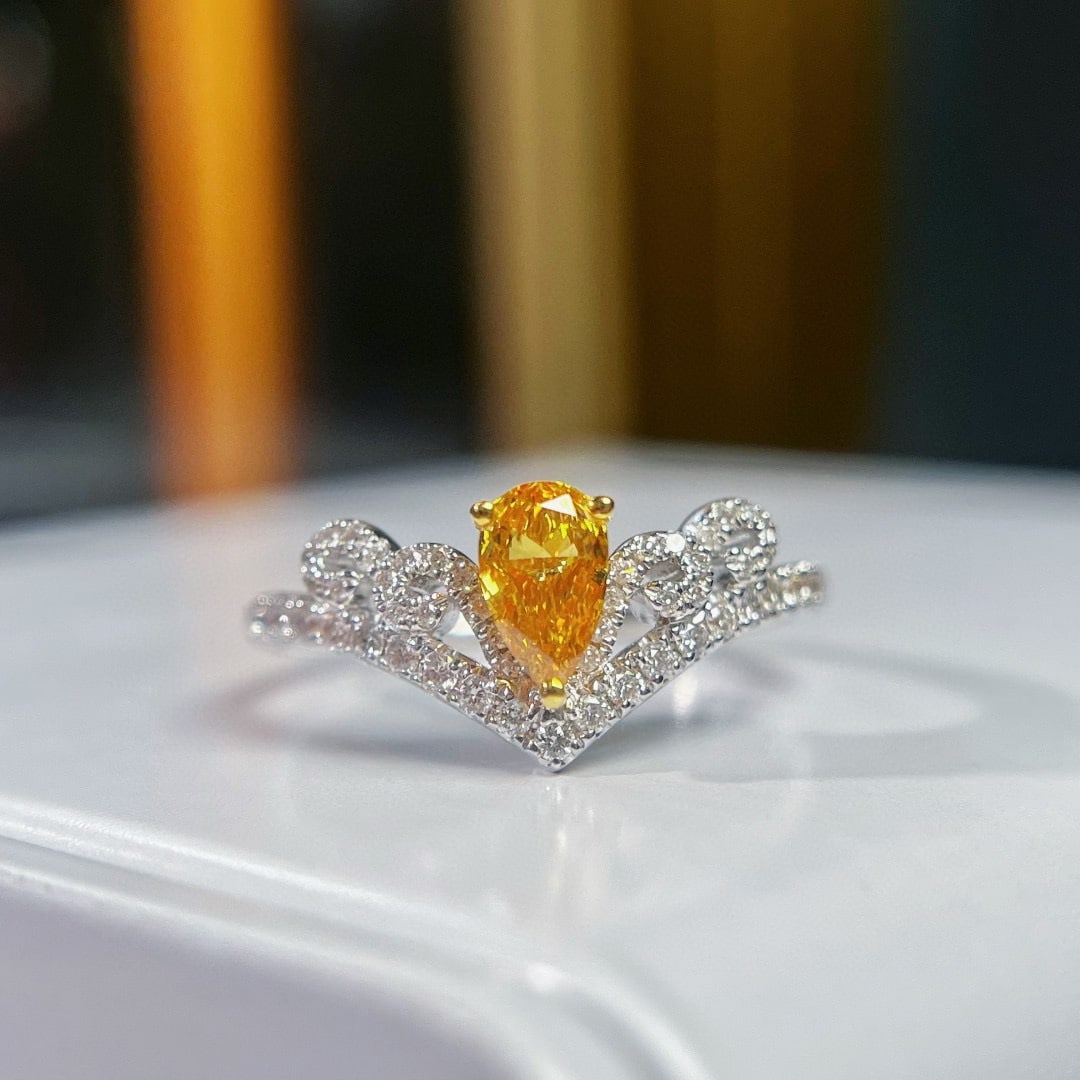 14k Gold 0.60 Ctw Natural Orange Diamond & Diamond Ring (1 of 3)
