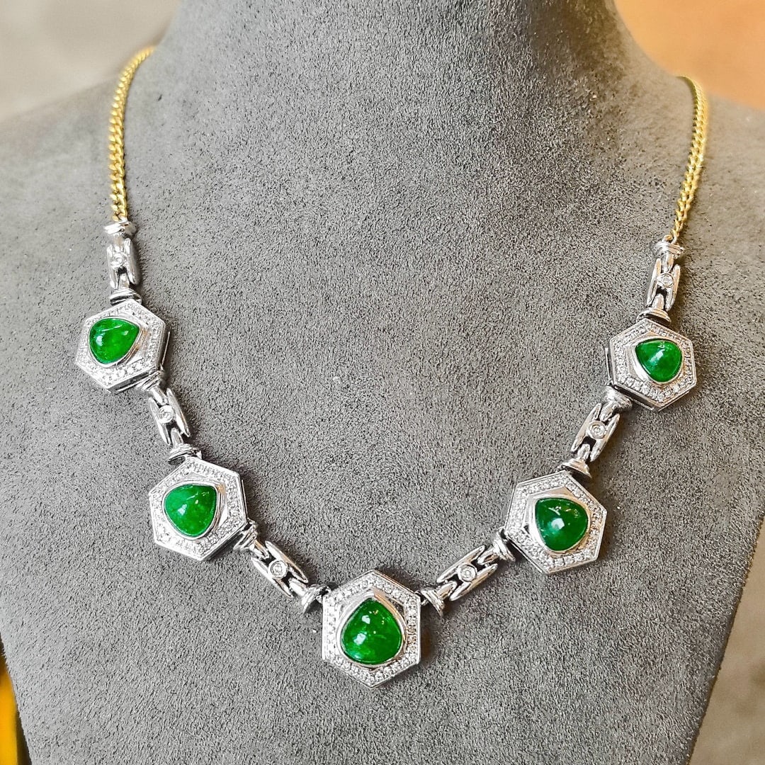 14k Gold 3.53 Ctw Natural Emerald & Diamond Necklace: Ref:230947029 // gold content:14k gold // ring size:7. 25us // // main gemstone:emerald // shape:pear // carat weight:0. 19ct // color:green // treatment:natural // // adjacent gemstone 2 : ruby