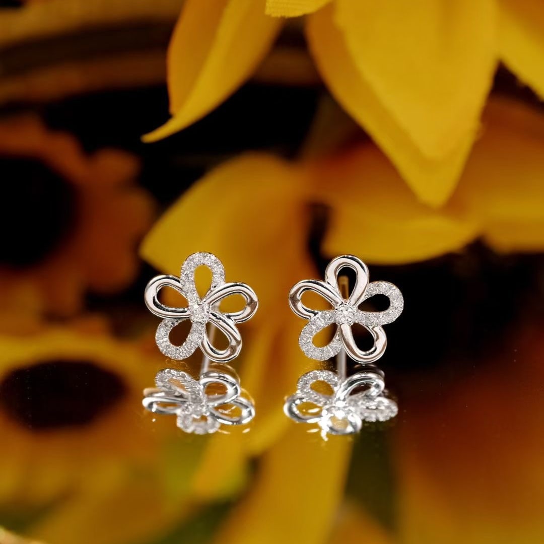 14k Gold 0.18 Ct Natural H Diamond Earrings: Ref:230947229 // gold content:14k gold // ring size:7. 25us // // main gemstone:tourmaline // shape:oval // carat weight:2. 75ct // color:red // treatment:natural // // adjacent gemstone 2 :