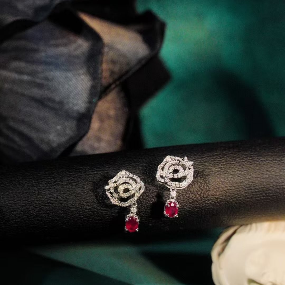 14k Gold 0.5 Ct Natural Ruby & Diamond Earrings: Ref:230947236 // gold content:14k gold // main gemstone:tourmaline // shape:round // carat weight:2. 5ct // color:green // treatment:natural // cut grade:g // // adjacent gemstone 2 : diamond //