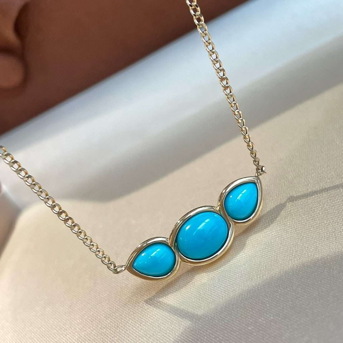 14k Gold 5 Ct Natural Blue Turquoise Necklace (1 of 7)