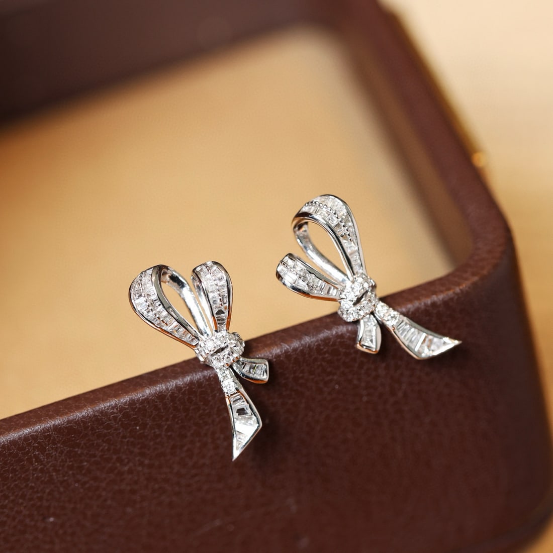 14k Gold 0.29 Ct Natural H Diamond Earrings: Ref:231078048 // gold content:14k gold // main gemstone:diamond // shape:multiple // carat weight:0. 29ct // clarity grade:vs-si // color:h // treatment:natural // Condition: NewLow Estimate: