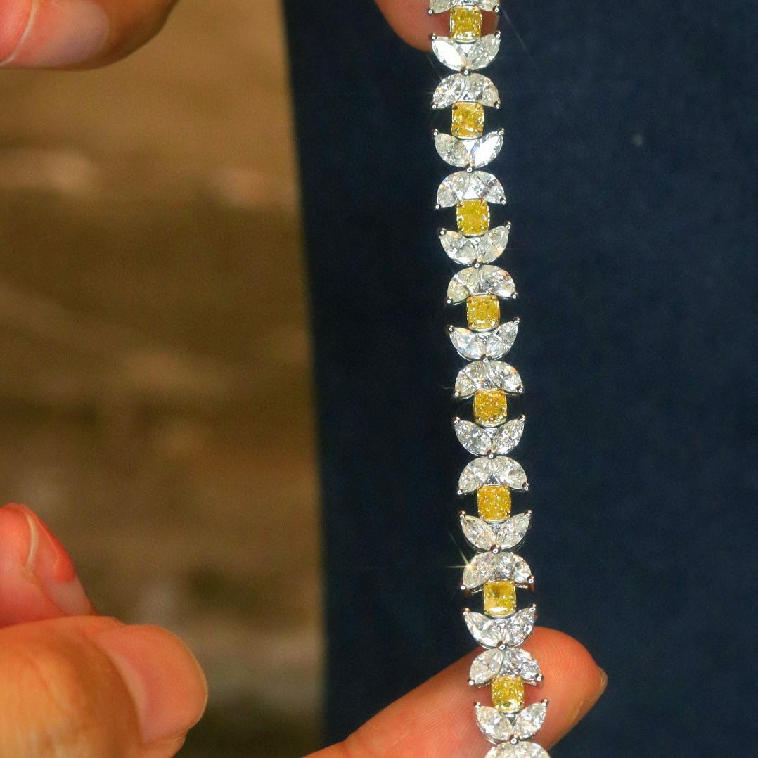 14k Gold 9.3 Ct Natural Color Diamond Bracelet - 7