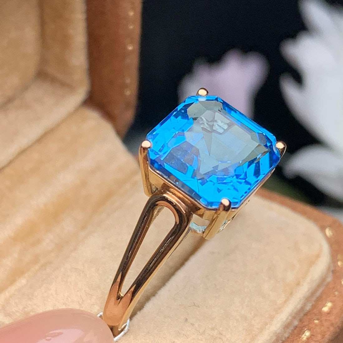 14k Gold 4.75 Ct Natural Topaz & Diamond Ring - 2