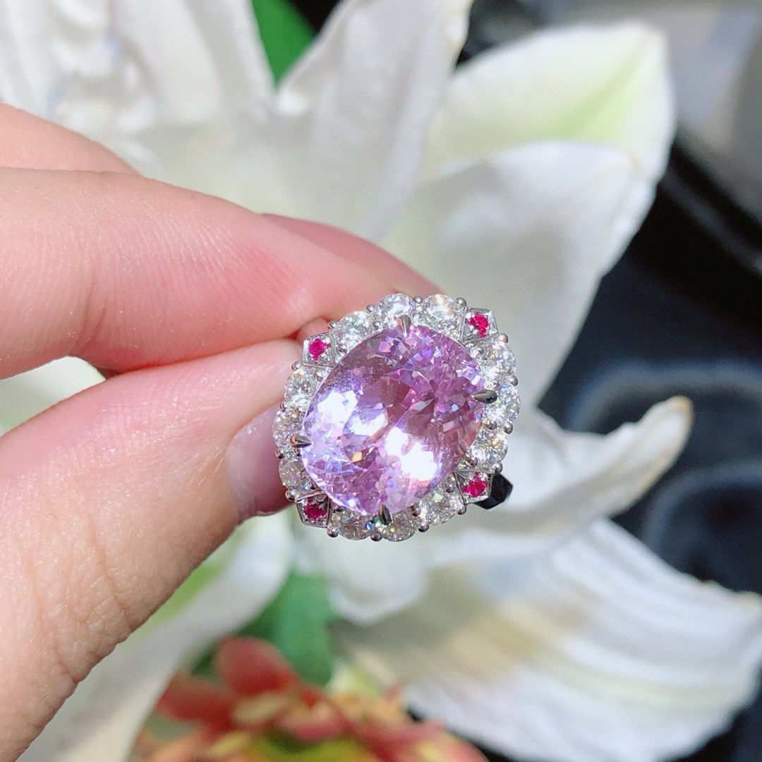 14k Gold 7.7 Ct Natural Kunzite & Diamond Ring: Ref:231078133 // gold content:14k gold // ring size:7. 25us // // main gemstone:kunzite // shape:oval // carat weight:7. 7ct // color:purple // treatment:natural // // adjacent gemstone 2 :