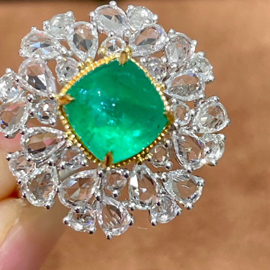 14k Gold 2.35 Ct Natural Emerald & Sapphire & Diamond Ring: Ref:231078139 // gold content:14k gold // ring size:7. 25us // // main gemstone:emerald // shape:sugar-loaf // carat weight:2. 35ct // color:green // treatment:natural // // adjacent gemstone 2 :