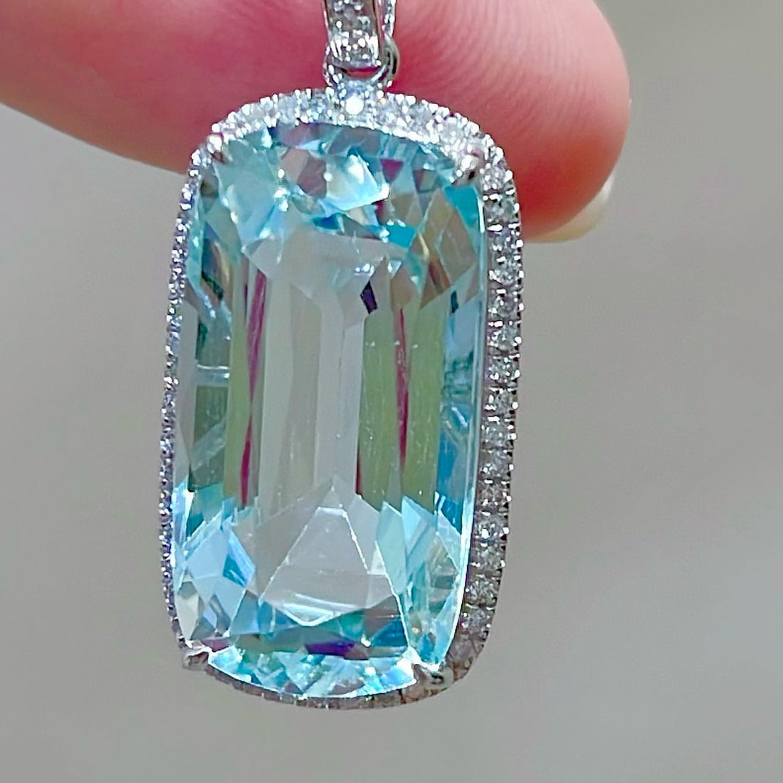 14k Gold 6 Ct Natural Aquamarine & Diamond Pendant( Without Chain ): Ref:231078162 // gold content:14k gold // main gemstone:aquamarine // shape:cushion // carat weight:6ct // color:blue // treatment:natural // // adjacent gemstone 2 : diamond // shape:round //