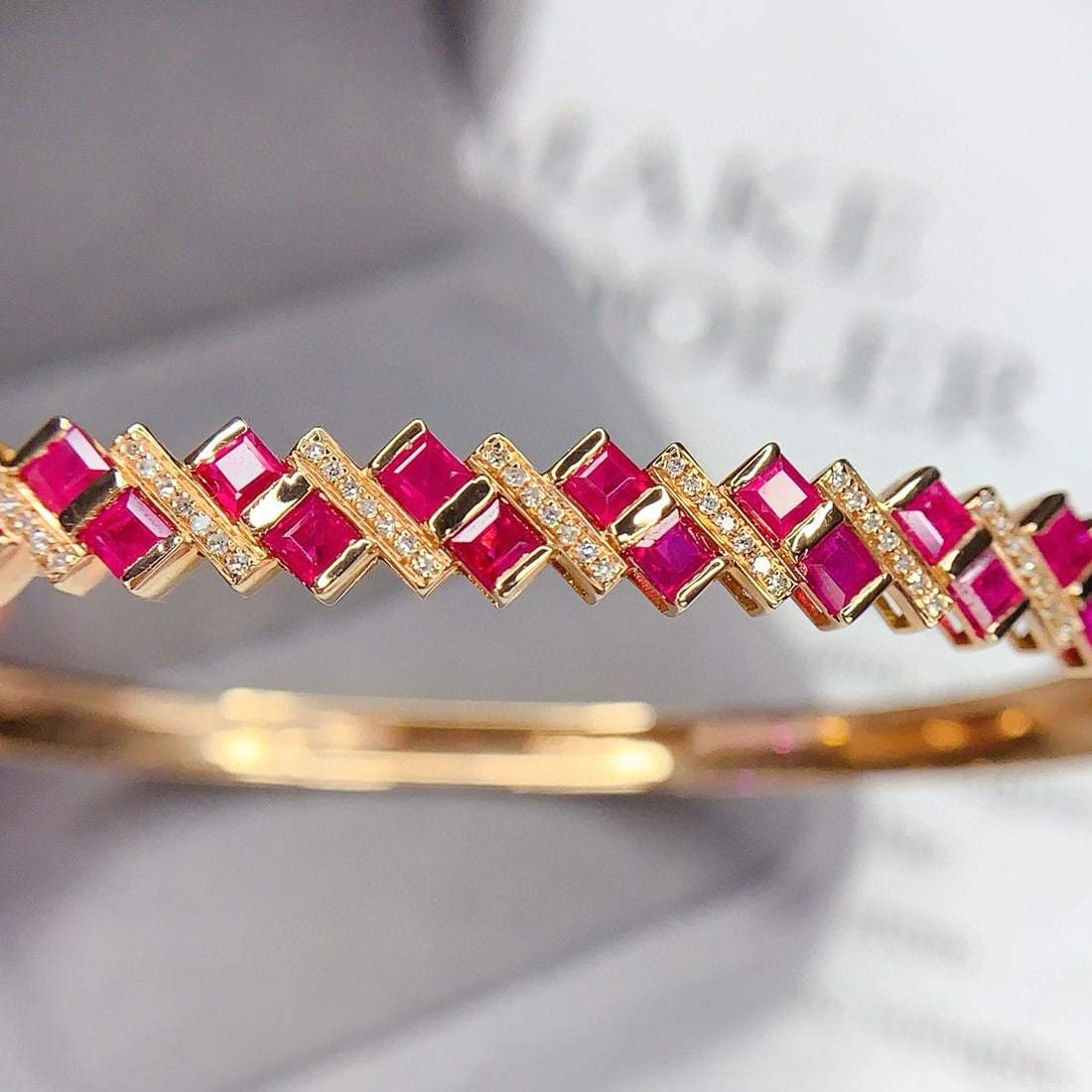 14k Gold 3.82 Ct Natural Ruby & Diamond Bangle: Ref:231078177 // gold content:14k gold // main gemstone:ruby // shape:square // carat weight:3. 82ct // color:red // treatment:natural // // adjacent gemstone 2 : diamond // number of stones:98 //