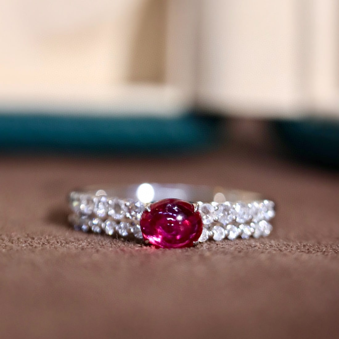 14k Gold 1.05 Ctw Natural Ruby & Diamond Ring: Ref:231078197 // gold content:14k gold // ring size:7. 25us // // main gemstone:ruby // shape:oval // carat weight:0. 5ct // color:red // treatment:natural // // adjacent gemstone 2 : diamond //