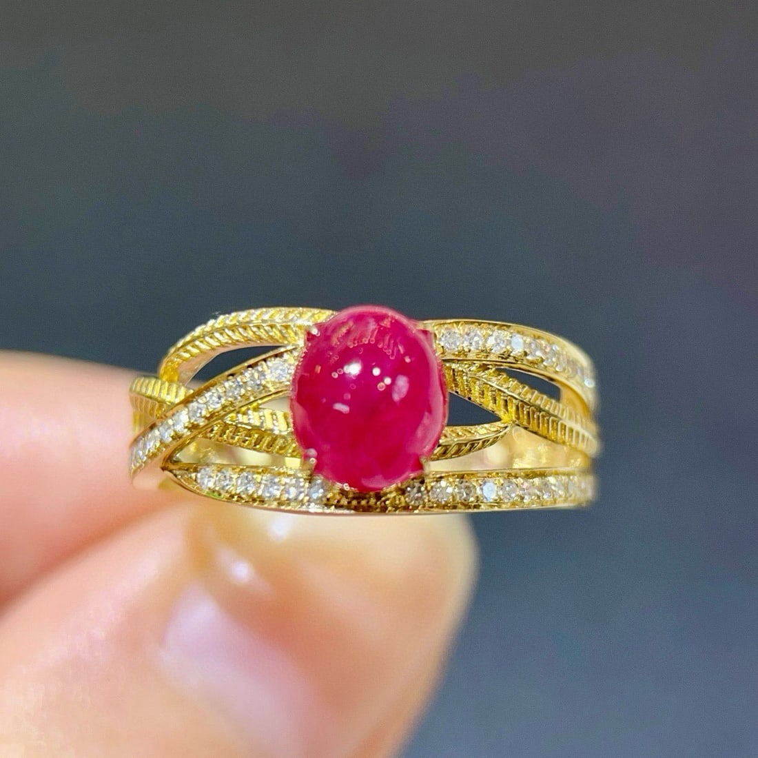 14k Gold 1.87 Ctw Natural Ruby & Diamond Ring: Ref:231078198 // gold content:14k gold // ring size:7. 25us // // main gemstone:ruby // shape:oval // carat weight:1. 75ct // color:red // treatment:natural // // adjacent gemstone 2 : diamond // shap