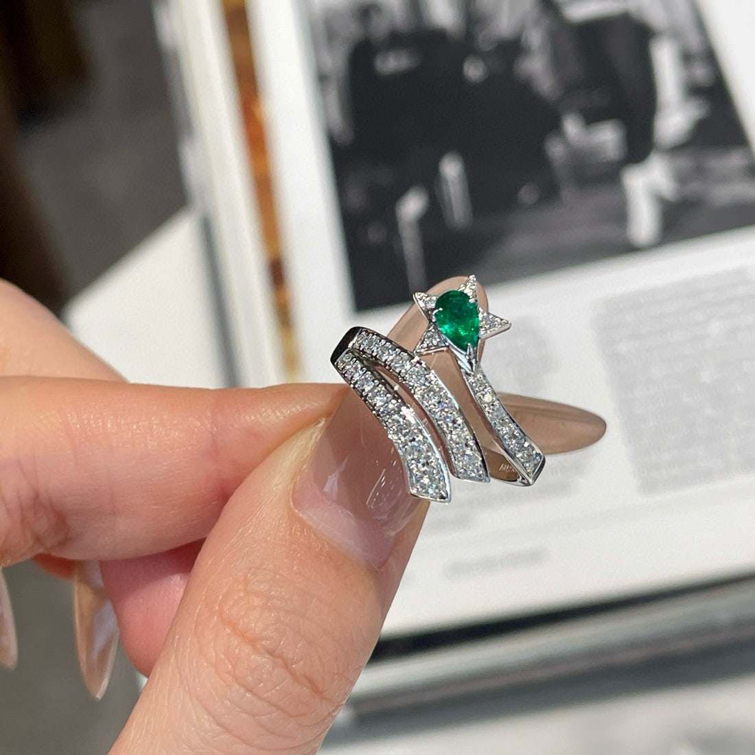 14k Gold 0.3 Ct Vivid Green Natural Emerald & Diamond Ring: Ref:231078204 // gold content:14k gold // ring size:7. 25us // // main gemstone:emerald // shape:pear // carat weight:0. 3ct // color:vivid green // treatment:natural // // adjacent gemstone 2 :