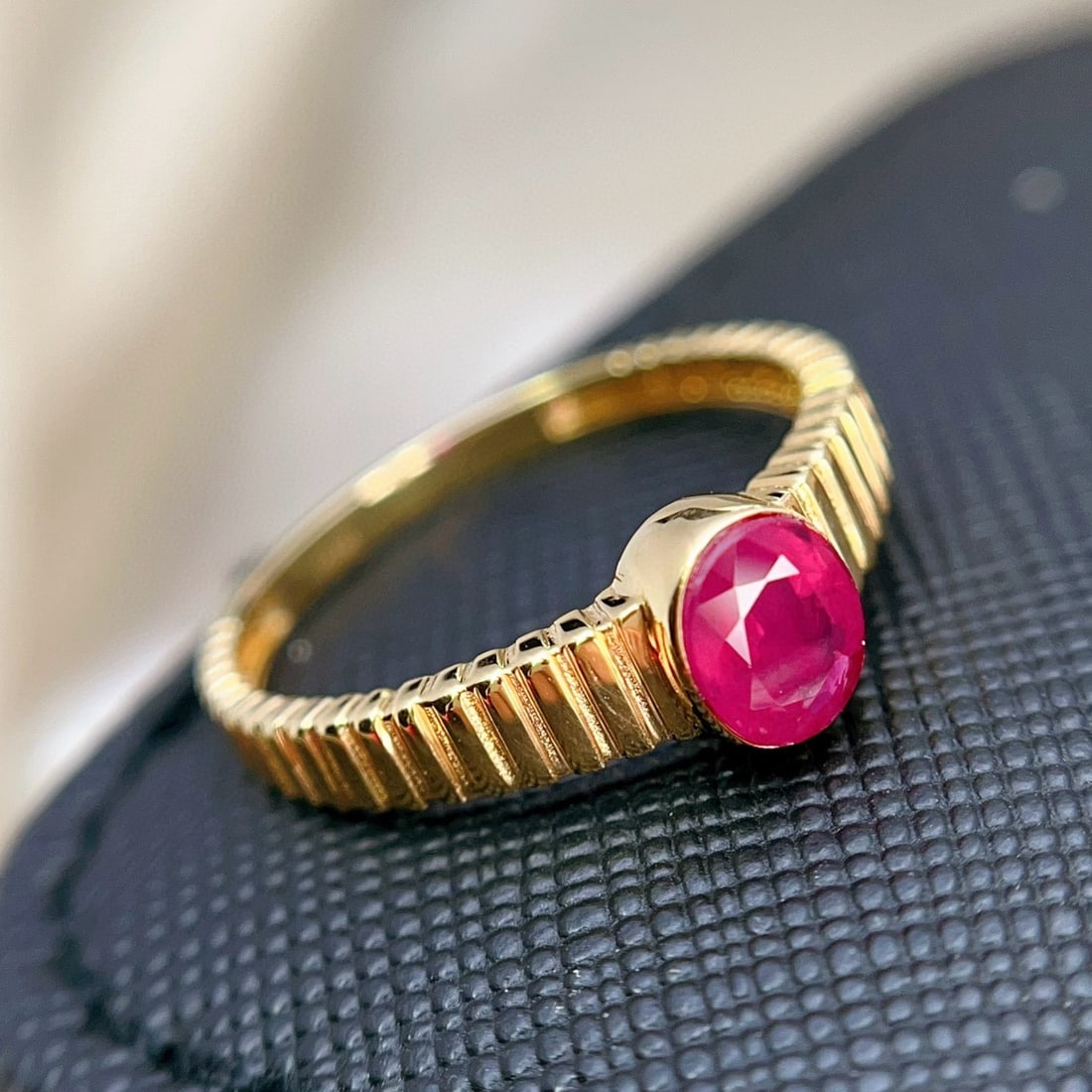 14k Gold 0.72 Ct Natural Ruby Ring - 2