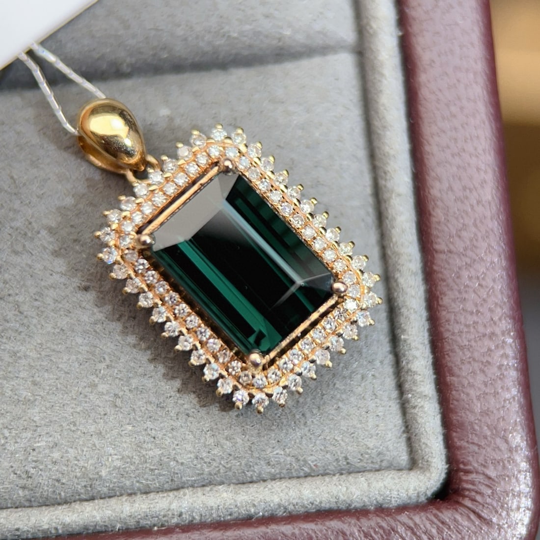 14k Gold 3.63 Ctw Natural Tourmaline & Diamond Pendant( Without Chain ): Ref:231078263 // gold content:14k gold // main gemstone:tourmaline // shape:octagonal // carat weight:3. 3ct // color:green // treatment:natural // // adjacent gemstone 2 : diamond // number of