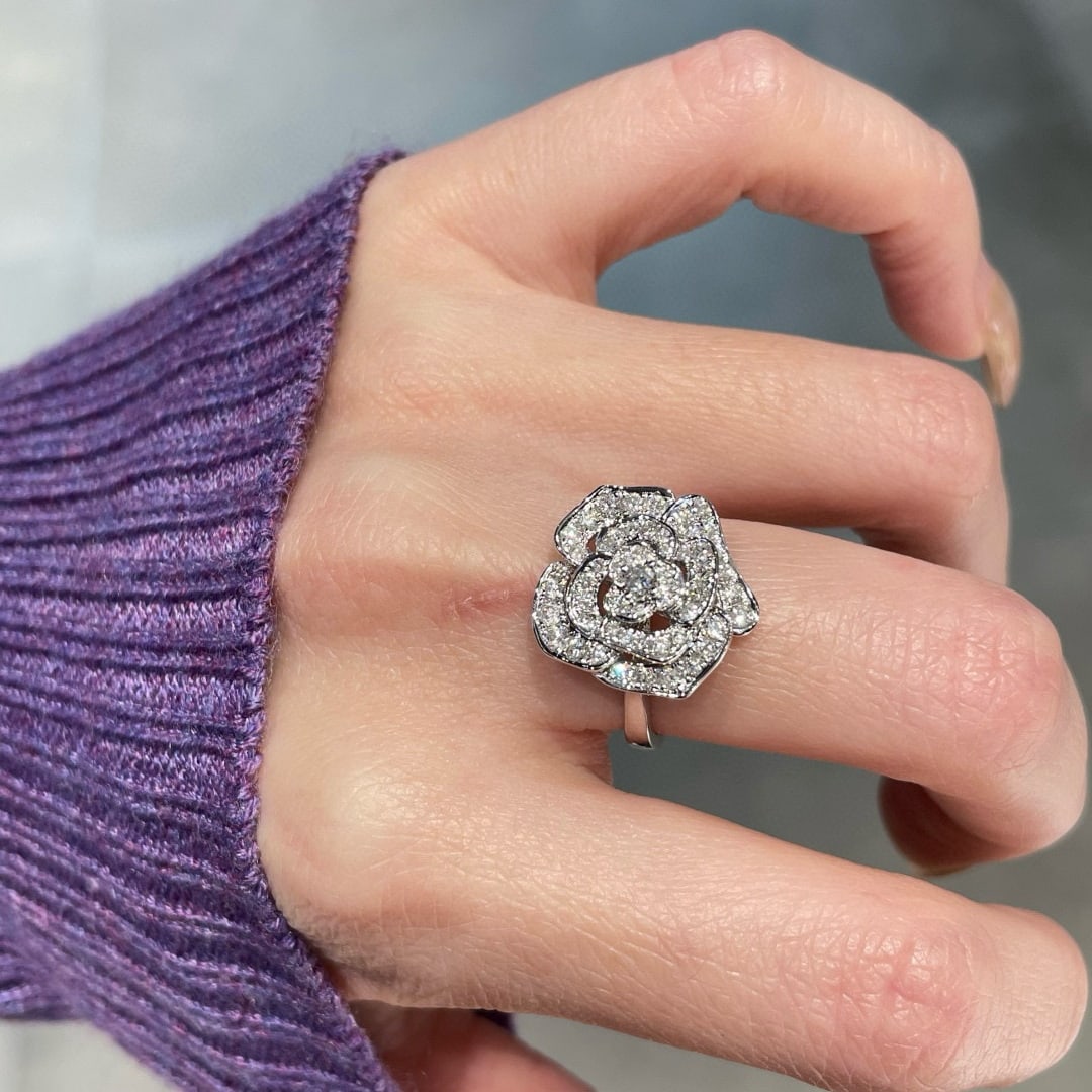 14k Gold 0.6 Ct Natural H Diamond & Flowers Ring: Ref:231078402 // gold content:14k gold // ring size:7. 25us // // main gemstone:diamond // shape:round // carat weight:0. 6ct // clarity grade:vs-si // color:h // treatment:natural // cut grade:g