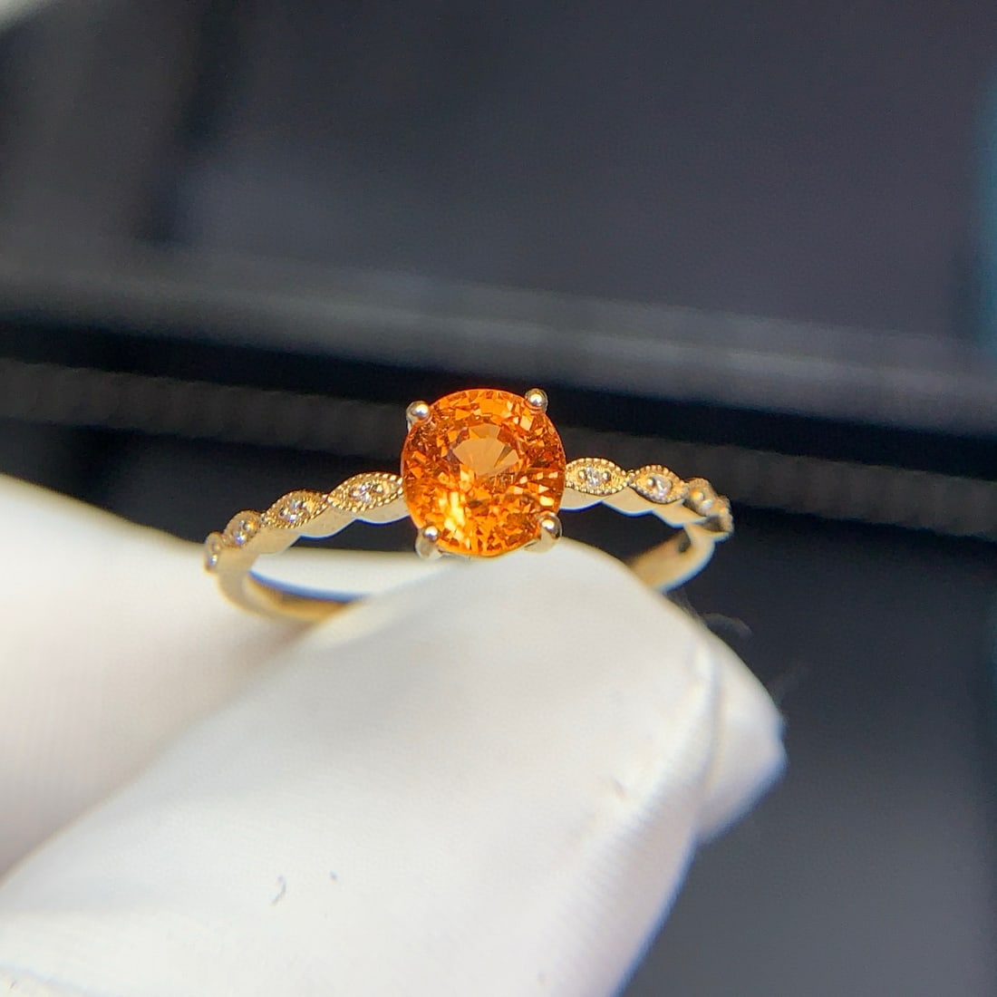 14k Gold 1.2 Ct Natural Spessartine & Diamond Ring: Ref:231078411 // gold content:14k gold // ring size:7. 25us // // main gemstone:spessartine // shape:oval // carat weight:1. 2ct // color:orange // treatment:natural // // adjacent gemstone 2 :