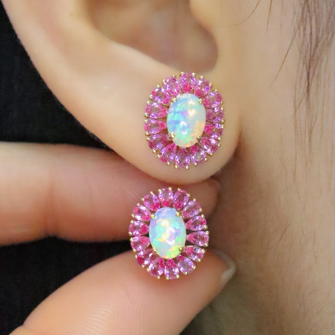 14k Gold 2.89 Ctw Natural Opal & Sapphire Earrings: Ref:231079070 // gold content:14k gold // main gemstone:opal // number of stones:2 // shape:oval // carat weight:0. 85ct // color:color // treatment:natural // // adjacent gemstone 2 : sapphire // num