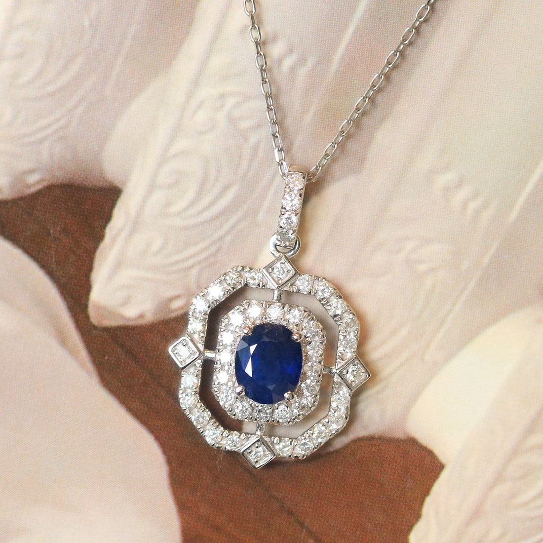 14k Gold 1.43 Ctw Natural Sapphire & Diamond Pendant( Without Chain ): Ref:231080103 // gold content:14k gold // main gemstone:sapphire // shape:oval // carat weight:0. 99ct // color:royal blue // treatment:natural // // adjacent gemstone 2 : diamond // shape:round //