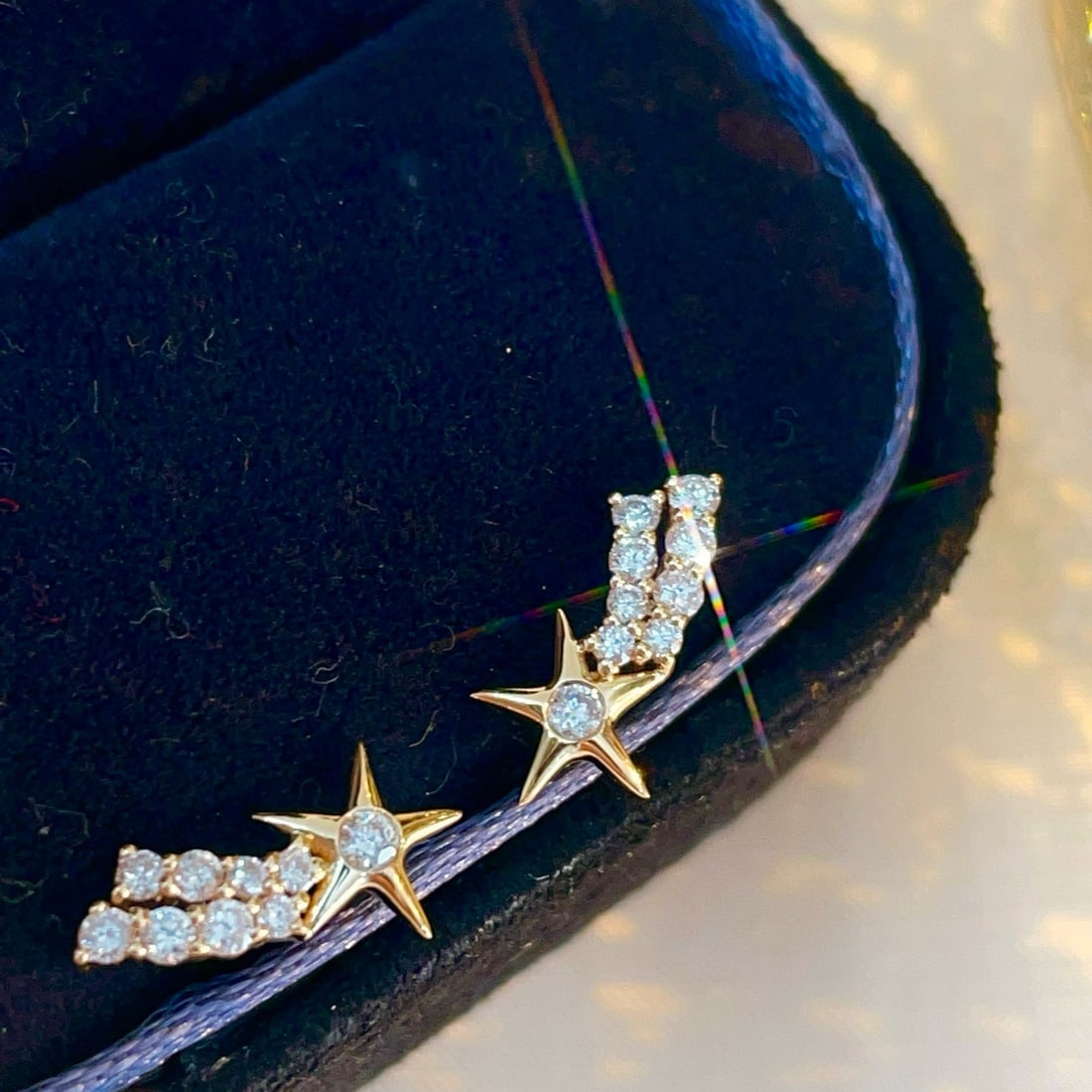 14k Gold 0.2 Ct Natural H Diamond Earrings: Ref:231080161 // gold content:14k gold // main gemstone:diamond // shape:round // carat weight:0. 2ct // clarity grade:vs-si // color:h // treatment:natural // cut grade:g // Condition: NewLow