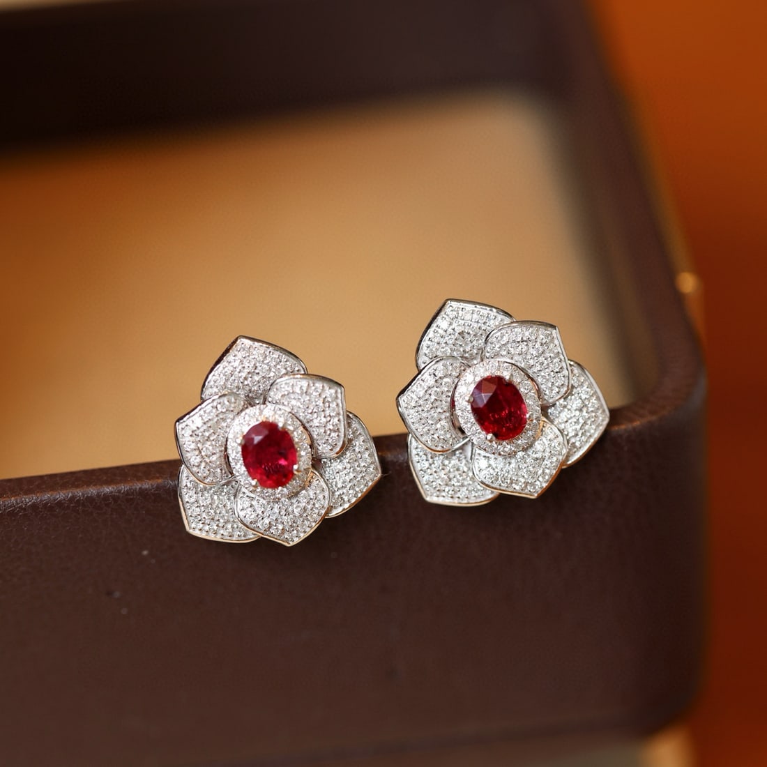 14k Gold 1.31 Ctw Natural Ruby & Diamond Earrings: Ref:231080264 // gold content:14k gold // main gemstone:ruby // shape:oval // carat weight:0. 65ct // color:pigeonblood red // treatment:natural // // adjacent gemstone 2 : diamond // shape:round // c