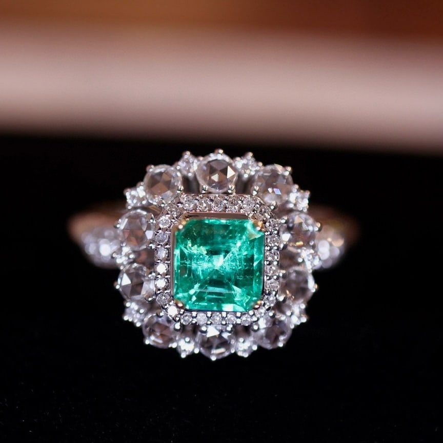 14k Gold 0.67 Ct Natural Emerald & Diamond Ring (1 of 7)