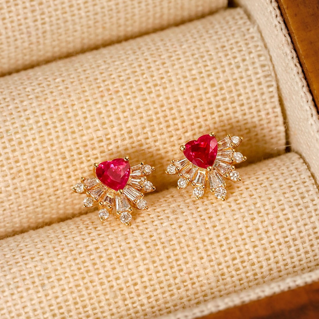 14k Gold 1.07 Ctw Natural Ruby & Diamond Earrings: Ref:231080335 // gold content:14k gold // main gemstone:ruby // shape:heart // carat weight:0. 65ct // color:red // treatment:natural // // adjacent gemstone 2 : diamond // shape:multiple // carat