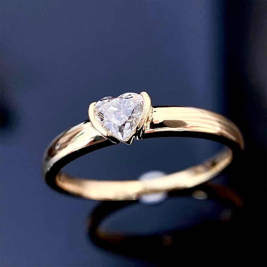 Gia Certified 14k Gold 0.30 Ct Natural F Vs2 Heart Diamond Ring: Ref:231080351 // gold content:14k gold // ring size:7. 25us // // main gemstone:diamond // certified:gia // shape:heart // carat weight:0. 30ct // clarity grade:vs2 // color:f // treatment:natural