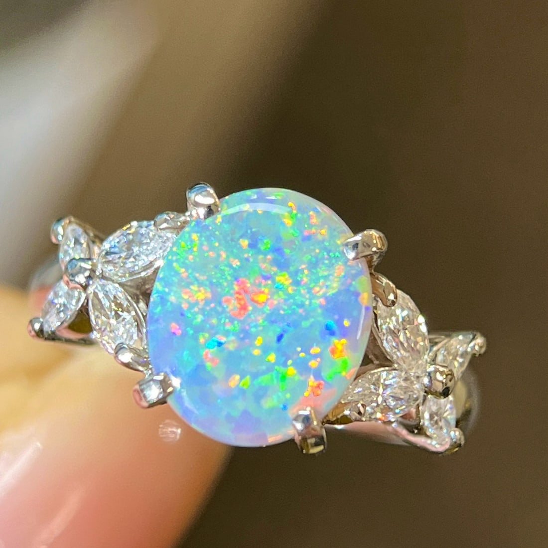 14k Gold 2.45 Ctw Natural Opal & Diamond Ring: Ref:231080399 // gold content:14k gold // ring size:7. 25us // // main gemstone:opal // shape:oval // carat weight:2ct // color:color // treatment:natural // // adjacent gemstone 2 : diamond //