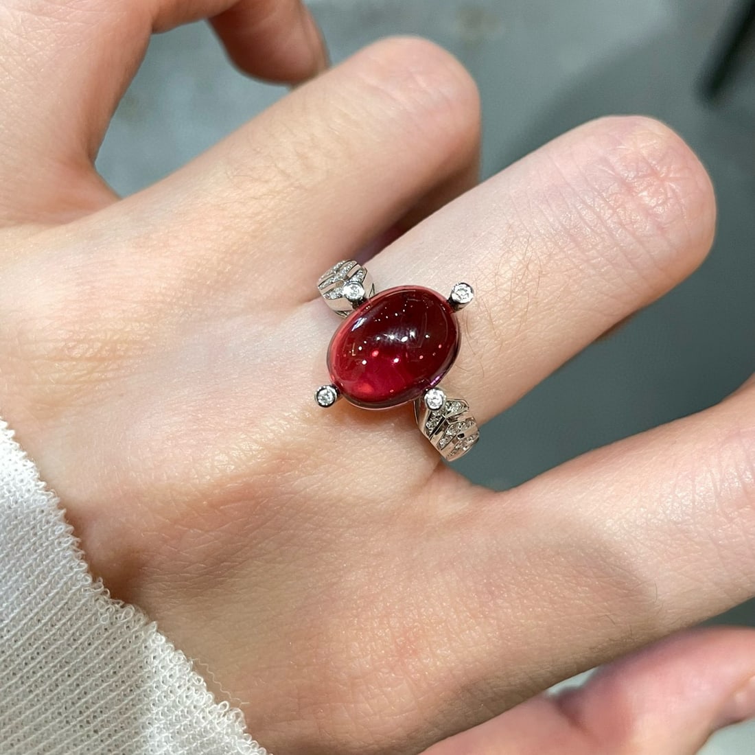 14k Gold 3 Ct Natural Tourmaline & Diamond Ring: Ref:231080429 // gold content:14k gold // ring size:7. 25us // // main gemstone:tourmaline // shape:oval // carat weight:3ct // color:red // treatment:natural // // adjacent gemstone 2 : diamond