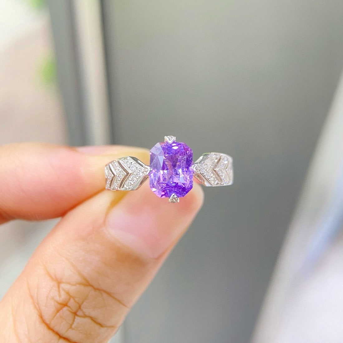 14k Gold 1.84 Ctw Natural Sapphire & Diamond Ring: Ref:231080438 // gold content:14k gold // ring size:7. 25us // // main gemstone:sapphire // shape:octagonal // carat weight:1. 64ct // color:purple // treatment:natural // // adjacent gemstone 2 :