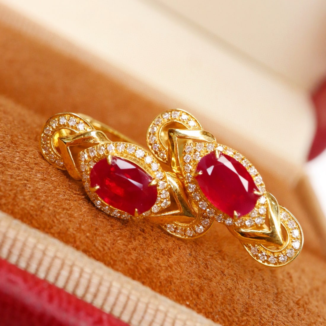 14k Gold 1.39 Ctw Natural Ruby & Diamond Earrings: Ref:231080441 // gold content:14k gold // main gemstone:ruby // shape:oval // carat weight:1. 13ct // color:pigeonblood red // treatment:natural // // adjacent gemstone 2 : diamond // shape:round // c