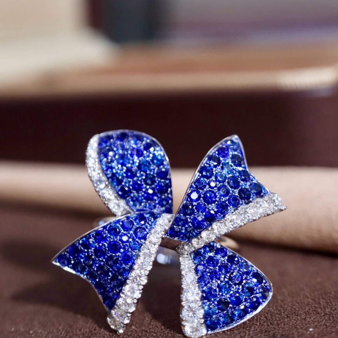 14k Gold 2.65 Ctw Natural Sapphire & Diamond Ring: Ref:231081059 // gold content:14k gold // ring size:7. 25us // // main gemstone:sapphire // shape:round // carat weight:2. 09ct // color:blue // treatment:natural // cut grade:g // // adjacent