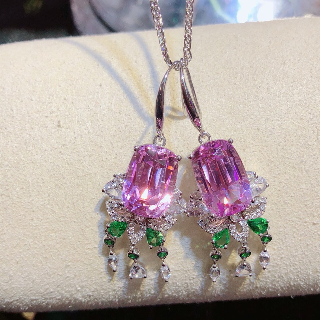 14k Gold 19.74 Ctw Natural Kunzite & Sapphire Earrings: Ref:231081126 // gold content:14k gold // main gemstone:kunzite // shape:cushion // carat weight:17. 14ct // color:purple // treatment:natural // // adjacent gemstone 2 : sapphire // shape:multiple