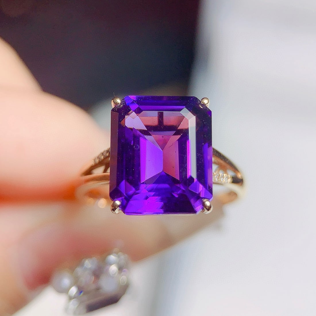 14k Gold 5.82 Ctw Natural Amethyst & Diamond Ring - 2