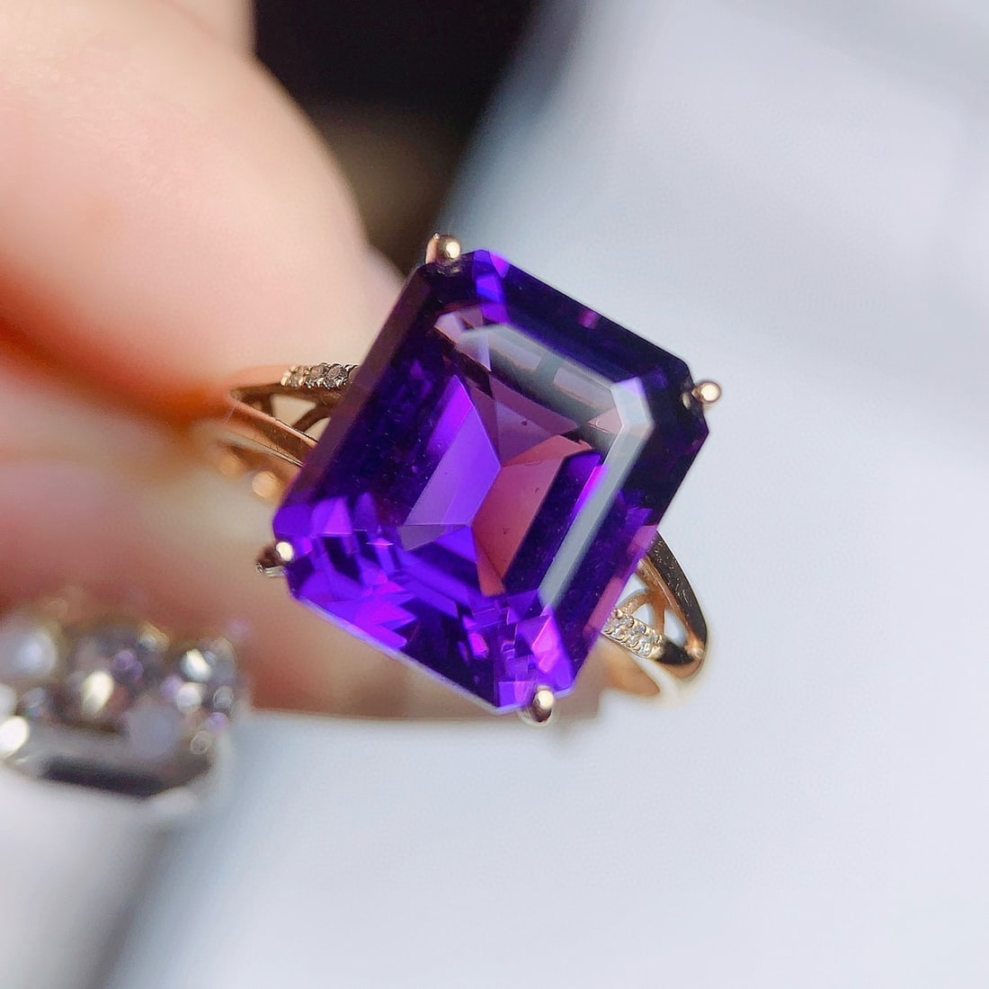 14k Gold 5.82 Ctw Natural Amethyst & Diamond Ring - 3