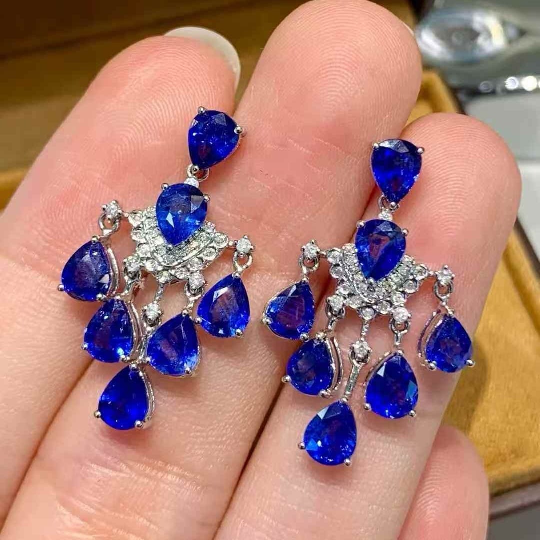 14k Gold 6 Ct Natural Sapphire & Diamond Earrings: Ref:231081232 // gold content:14k gold // main gemstone:sapphire // shape:pear // carat weight:6ct // color:blue // treatment:natural // // adjacent gemstone 2 : diamond // shape:round // clarity grad
