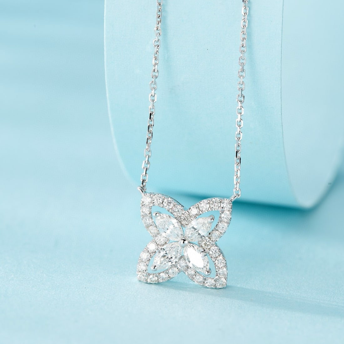 14k Gold 0.53 Ctw Natural H Diamond Necklace: Ref:231082028 // gold content:14k gold // main gemstone:diamond // shape:marquise // carat weight:0. 32ct // clarity grade:vs-si // color:h // treatment:natural // // adjacent gemstone 2 : diamond