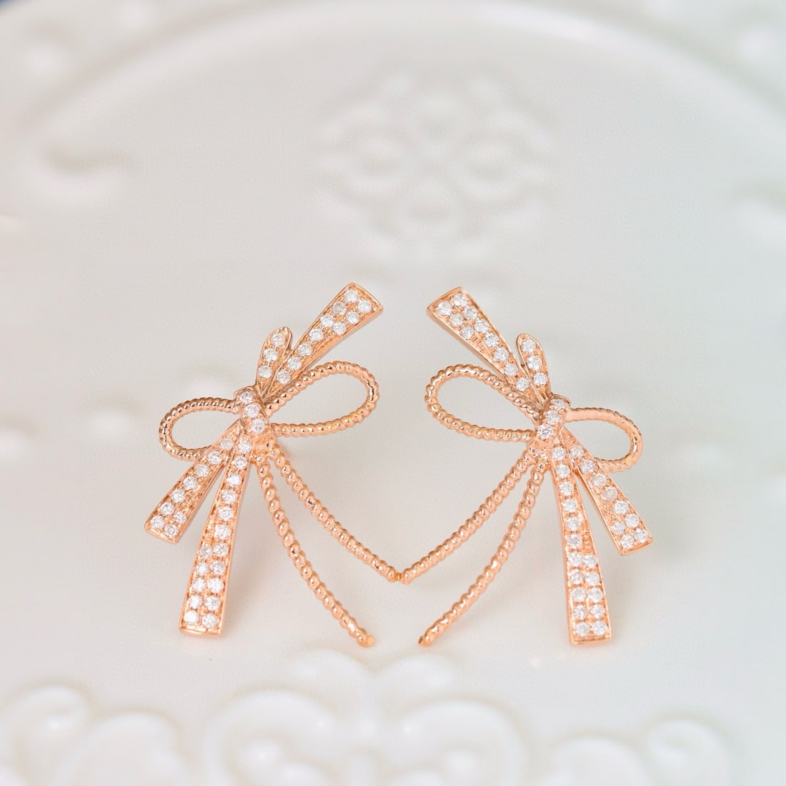 14k Gold 0.32 Ct Natural H Diamond Earrings: Ref:231082044 // gold content:14k gold // main gemstone:diamond // shape:round // carat weight:0. 32ct // clarity grade:vs-si // color:h // treatment:natural // cut grade:g // Condition: NewLow