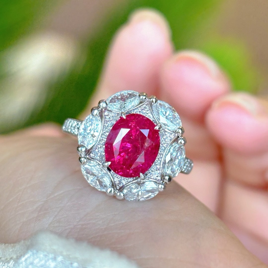 14k Gold 2.58 Ct Natural Spinel & Diamond Ring: Ref:231082056 // gold content:14k gold // ring size:7. 25us // // main gemstone:spinel // shape:oval // carat weight:2. 58ct // color:red // treatment:natural // // adjacent gemstone 2 : diamond // sh
