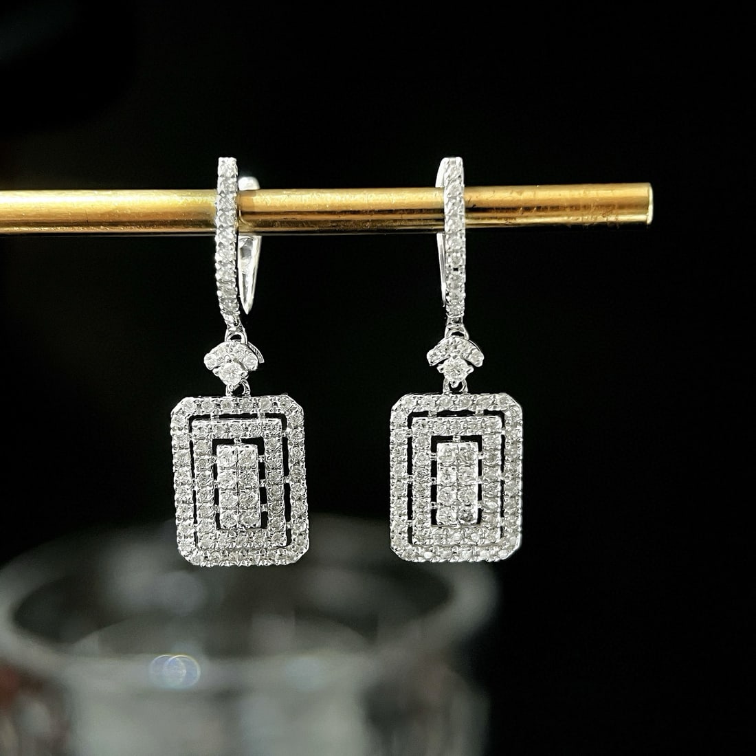 14k Gold 0.8 Ct Natural H Diamond Earrings: Ref:231082064 // gold content:14k gold // main gemstone:diamond // shape:round // carat weight:0. 8ct // clarity grade:vs-si // color:h // treatment:natural // cut grade:g // Condition: NewLow