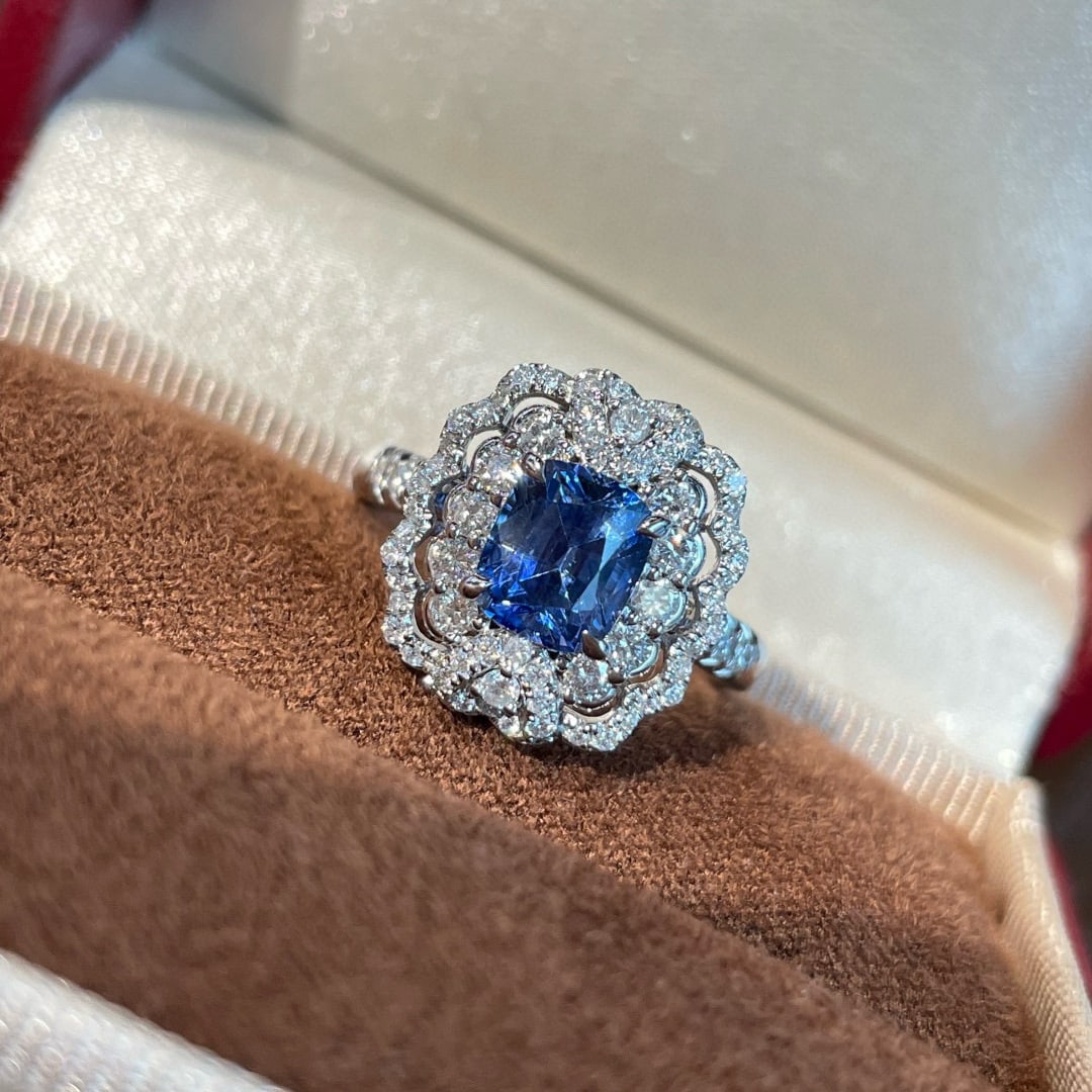 14k Gold 2.69 Ctw Natural Sapphire & Diamond Ring: Ref:231082145 // gold content:14k gold // ring size:7. 25us // // main gemstone:sapphire // shape:cushion // carat weight:1. 69ct // color:blue // treatment:natural // // adjacent gemstone 2 :