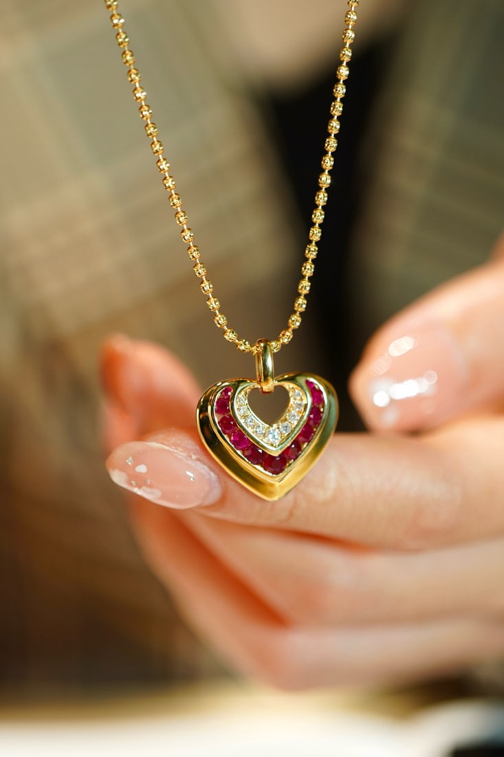 14k Gold 0.8 Ct Natural Ruby & Diamond Pendant( Without Chain ): Ref:231082177 // gold content:14k gold // main gemstone:ruby // shape:round // carat weight:0. 8ct // color:red // treatment:natural // cut grade:g // // adjacent gemstone 2 : diamond //