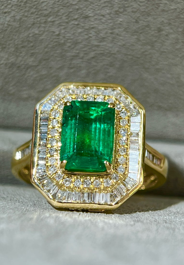 14k Gold 2.84 Ctw Vivid Green Natural Emerald & Diamond Ring (1 of 8)