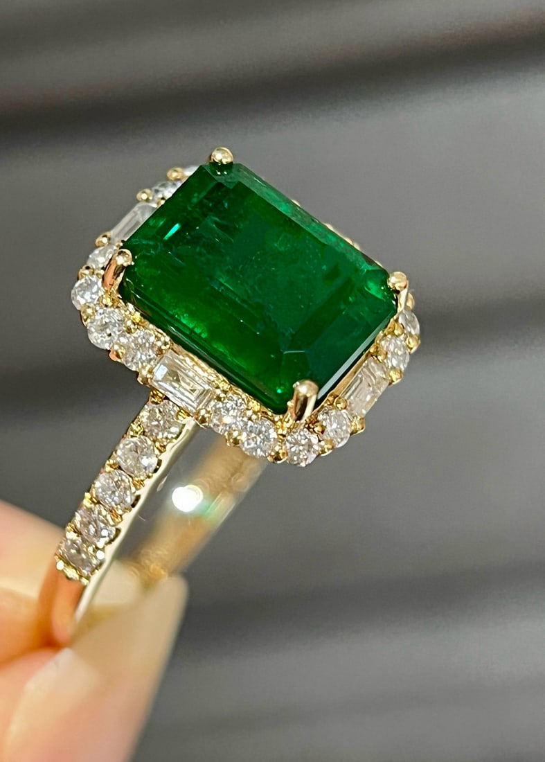 14k Gold 3.41 Ctw Vivid Green Natural Emerald & Diamond Ring - 2